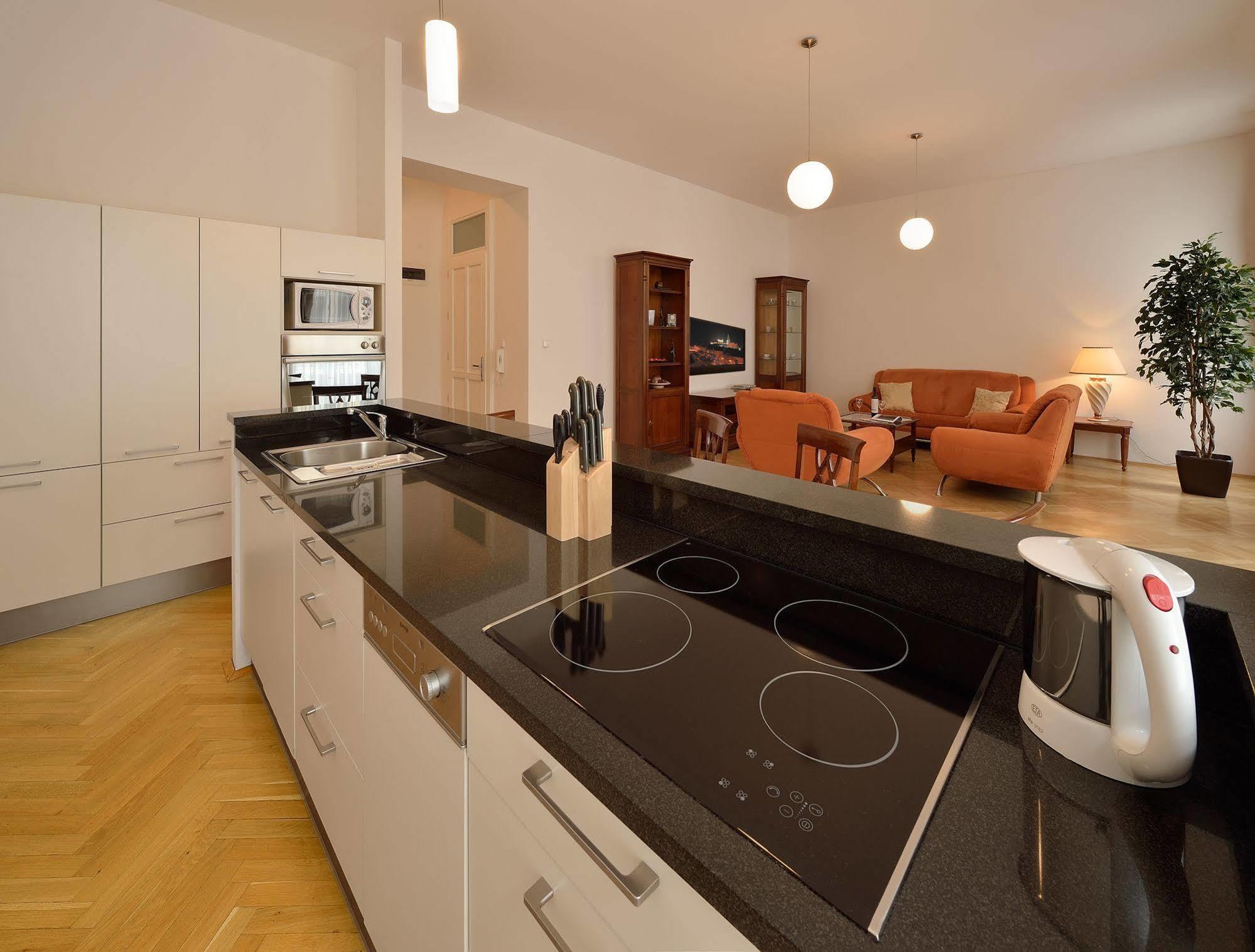 Ambiente Serviced Apartments - Tallerova Bratislava Eksteriør bilde
