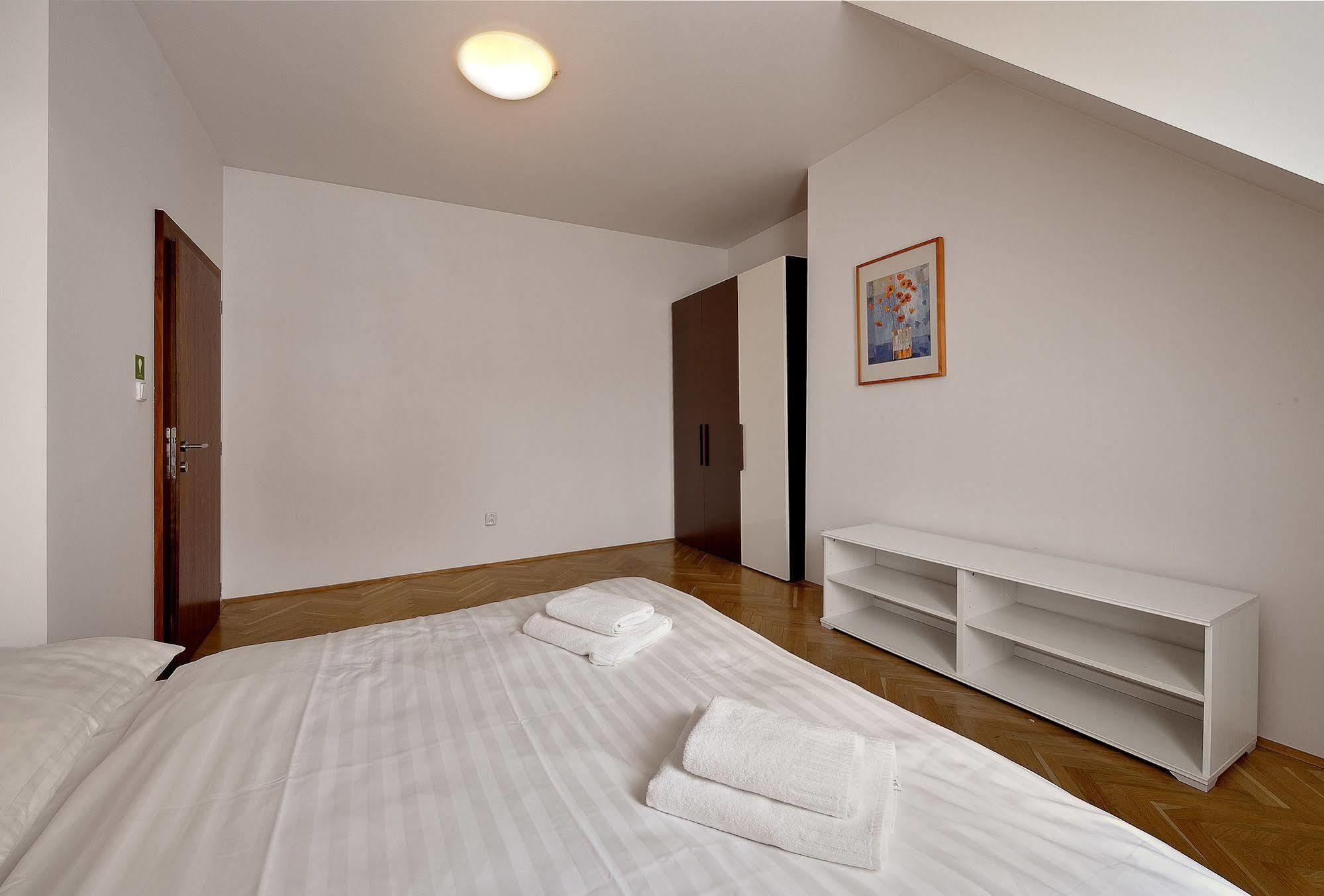 Ambiente Serviced Apartments - Tallerova Bratislava Eksteriør bilde