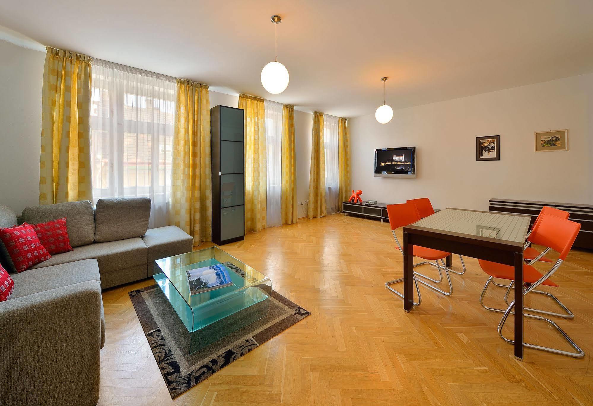 Ambiente Serviced Apartments - Tallerova Bratislava Eksteriør bilde